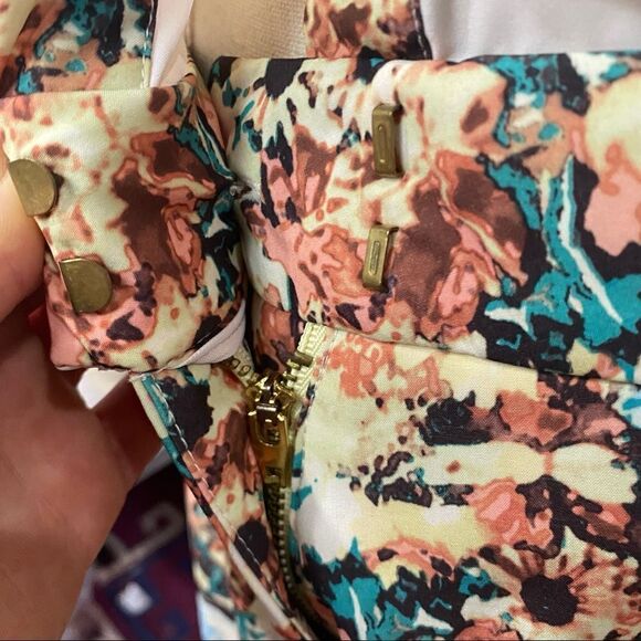 VERO MODA Floral Print & Cream Button Up Romper - Picture 6 of 9